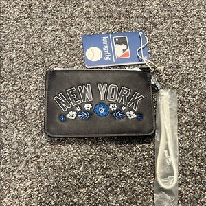 Loungefly yankee wristlet
